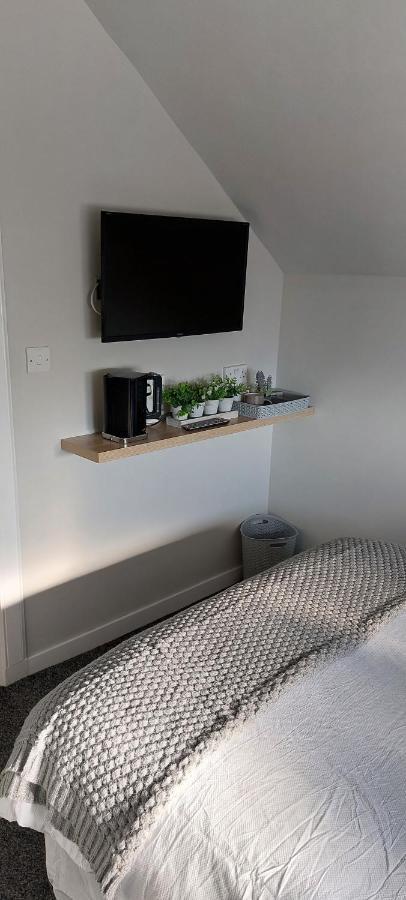 Riverbank Guesthouse อินเวอร์เนส ภายนอก รูปภาพ