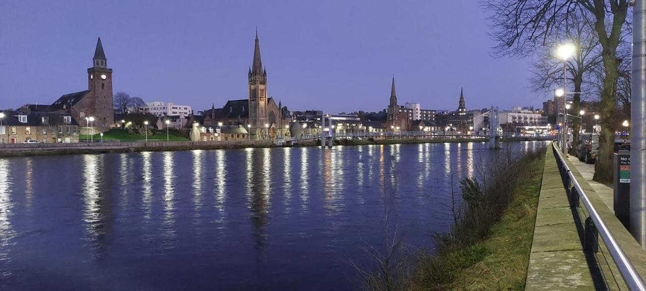 Riverbank Guesthouse อินเวอร์เนส ภายนอก รูปภาพ