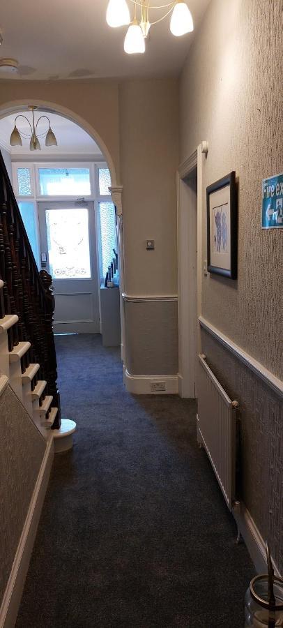 Riverbank Guesthouse อินเวอร์เนส ภายนอก รูปภาพ