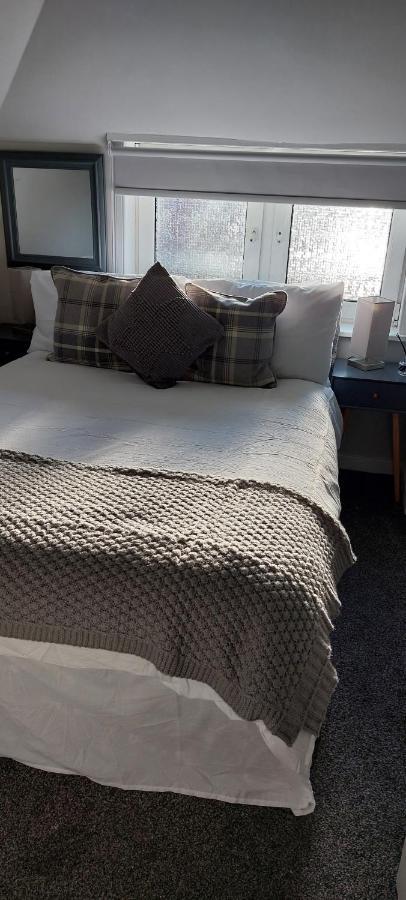 Riverbank Guesthouse อินเวอร์เนส ภายนอก รูปภาพ